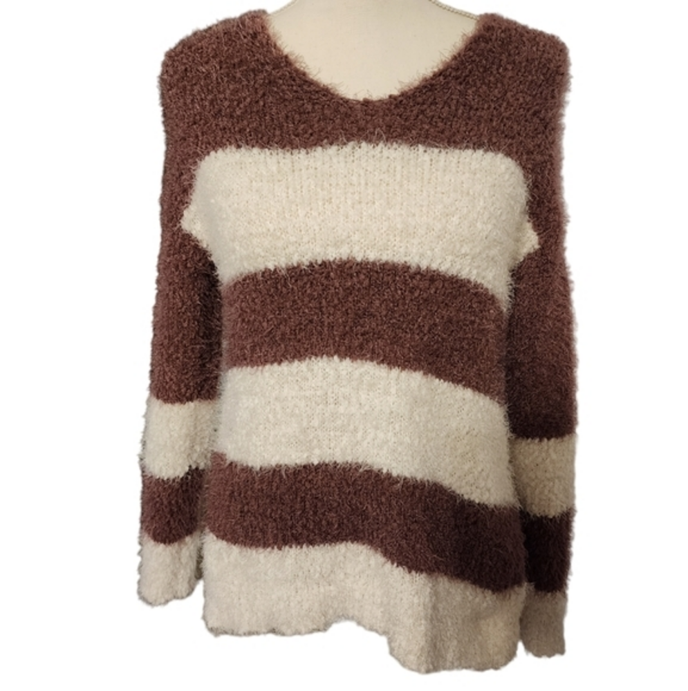 So fuzzy sweater‎